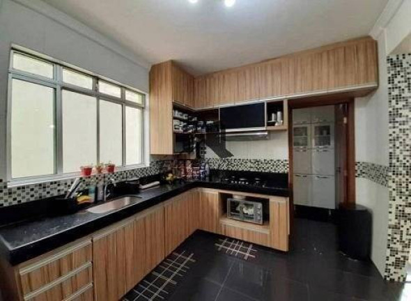 Imagem Casa com 4 Quartos à Venda, 300 m² em Europa - Contagem