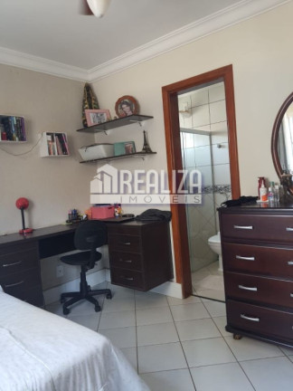 Imagem Casa com 3 Quartos à Venda, 346 m² em Irmãos Soares - Uberaba Imagem Casa com 3 Quartos à Venda, 346 m² em Irmãos Soares - Uberaba