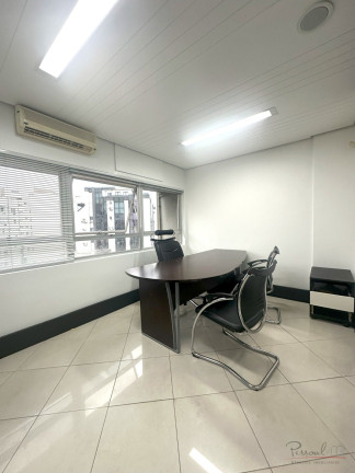 Sala Comercial à Venda, 235 m² em Centro - Florianópolis