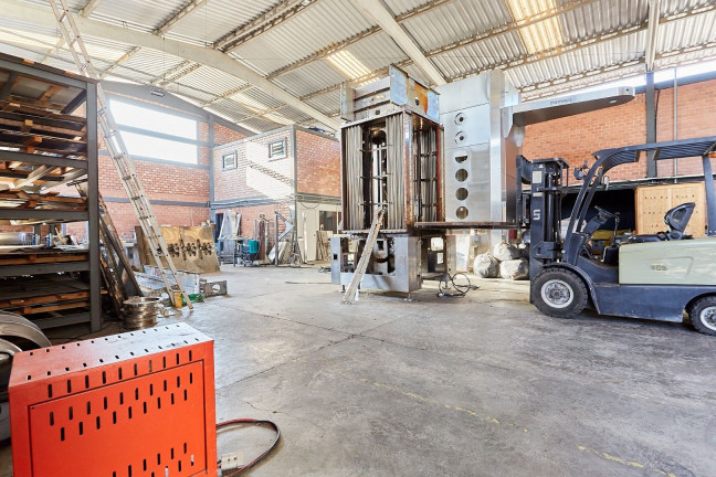 Imóvel Comercial à Venda, 500 m² em Cidade Industrial - Curitiba