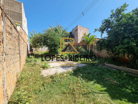 Sobrado com 3 Quartos à Venda, 360 m² em Centro - Botucatu