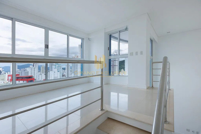 Imagem Apartamento com 2 Quartos à Venda, 252 m² em Centro - Balneário Camboriú Imagem Apartamento com 2 Quartos à Venda, 252 m² em Centro - Balneário Camboriú