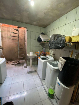Imagem Sobrado com 7 Quartos à Venda, 250 m² em Jardim Presidente Dutra - Guarulhos Imagem Sobrado com 7 Quartos à Venda, 250 m² em Jardim Presidente Dutra - Guarulhos