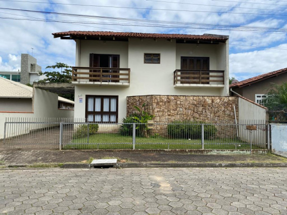 Casa com 3 Quartos à Venda, 203 m² em Itaguaçu - São Francisco Do Sul
