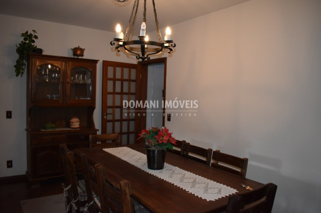 Imagem Imóvel com 3 Quartos à Venda, 117 m² em Região De Capivari - Campos Do Jordão Imagem Imóvel com 3 Quartos à Venda, 117 m² em Região De Capivari - Campos Do Jordão