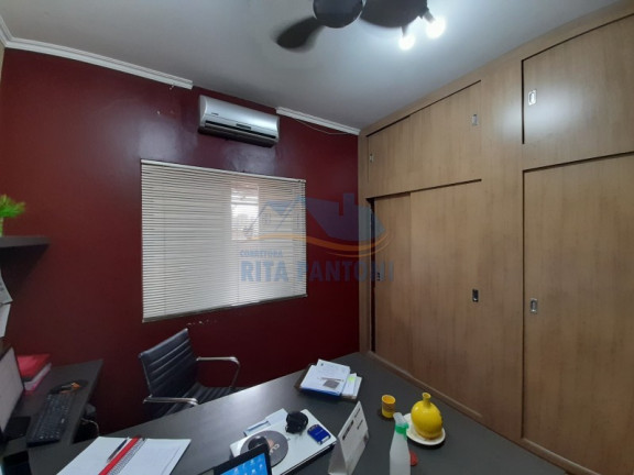 Imagem Imóvel com 3 Quartos à Venda, 224 m² em Jardim Macedo - Ribeirão Preto Imagem Imóvel com 3 Quartos à Venda, 224 m² em Jardim Macedo - Ribeirão Preto