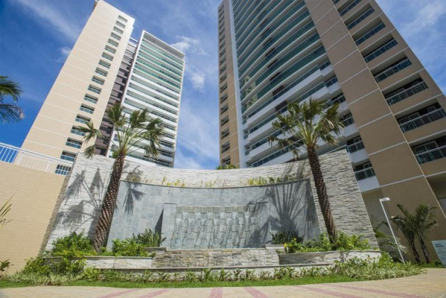 Apartamento com 3 Quartos à Venda, 138 m² em Guararapes - Fortaleza
