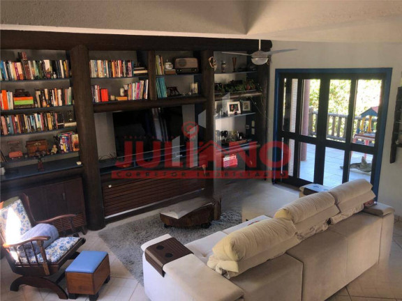 Imagem Casa com 2 Quartos à Venda, em Morrinhos - Bombinhas Imagem Casa com 2 Quartos à Venda, em Morrinhos - Bombinhas