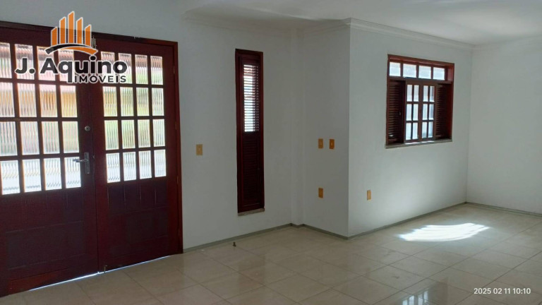 Imagem Casa com 4 Quartos à Venda, 135 m² em Sapiranga-coité - Fortaleza Imagem Casa com 4 Quartos à Venda, 135 m² em Sapiranga-coité - Fortaleza