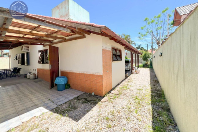 Imagem Casa com 3 Quartos à Venda, 170 m² em Ingleses Norte - Florianópolis Imagem Casa com 3 Quartos à Venda, 170 m² em Ingleses Norte - Florianópolis