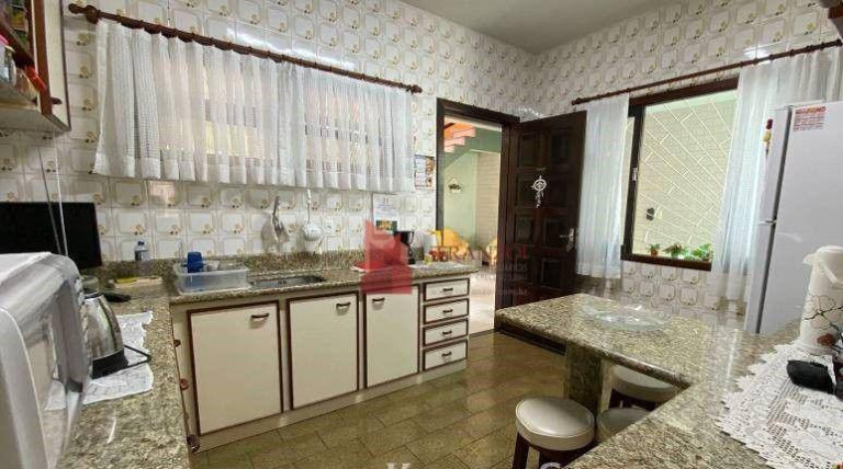 Imagem Casa com 3 Quartos à Venda, 252 m² em Fazenda - Itajaí