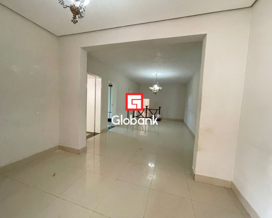 Casa com 3 Quartos para Alugar, 250 m² em Jardim Panorama - Montes Claros