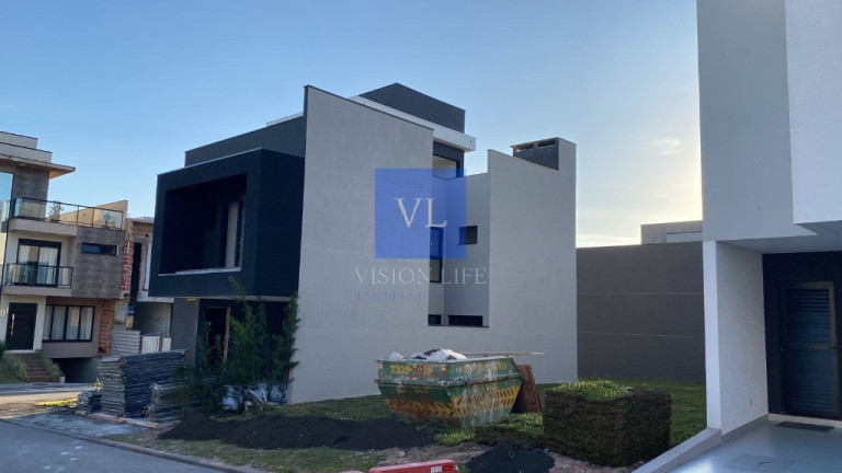 Imagem Casa com 3 Quartos à Venda, 193 m² em Santa Cândida - Curitiba Imagem Casa com 3 Quartos à Venda, 193 m² em Santa Cândida - Curitiba