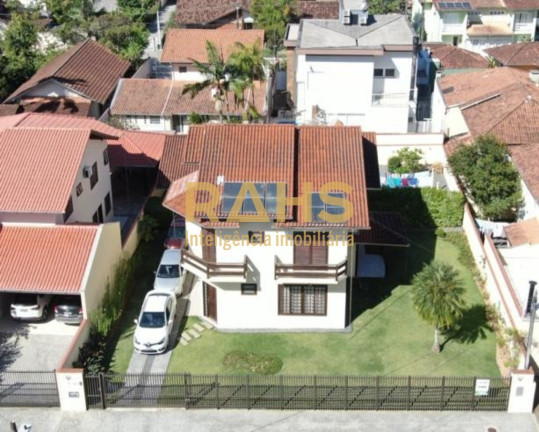 Imagem Casa com 4 Quartos à Venda, 261 m² em América - Joinville Imagem Casa com 4 Quartos à Venda, 261 m² em América - Joinville
