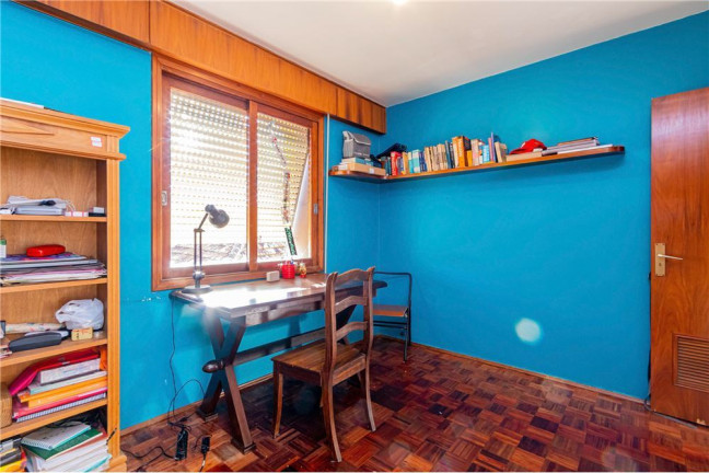 Imagem Imóvel com 3 Quartos à Venda, em Rio Branco - Porto Alegre Imagem Imóvel com 3 Quartos à Venda, em Rio Branco - Porto Alegre