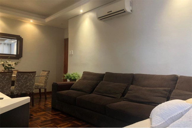 Imagem Imóvel com 1 Quarto à Venda,  em Petrópolis - Porto Alegre
