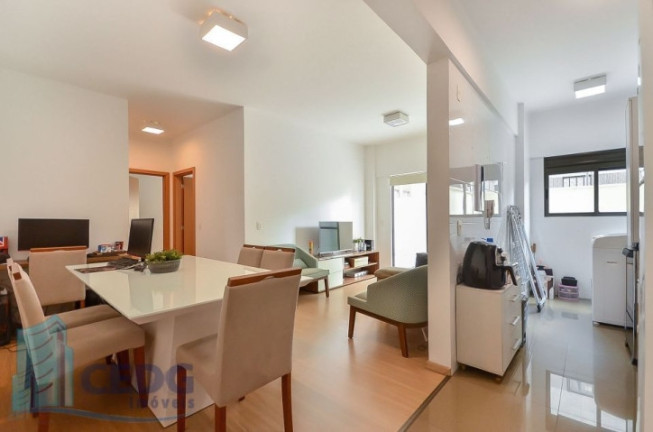 Imagem Apartamento com 2 Quartos à Venda, 60 m² em Bigorrilho - Curitiba