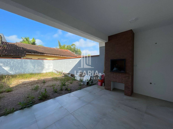 Imagem Casa com 3 Quartos à Venda, 60 m² em Cambiju - Itapoá