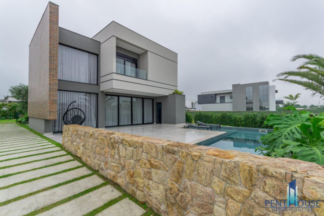 Casa com 4 Quartos à Venda, 390 m² em Centro - Camboriú