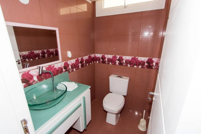 Imagem Casa de Condomínio com 4 Quartos à Venda, 380 m² em Ipanema - Porto Alegre