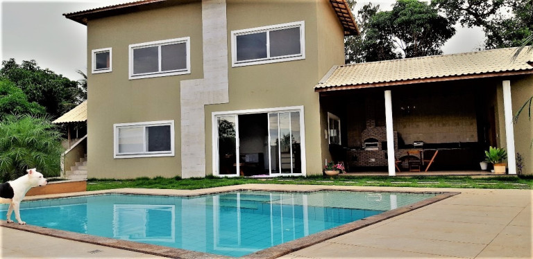 Imagem Imóvel com 3 Quartos à Venda, 2.000 m² Imagem Imóvel com 3 Quartos à Venda, 2.000 m²