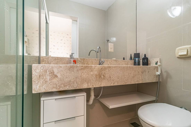 Imagem Apartamento com 2 Quartos à Venda, em Ipanema - Rio De Janeiro Imagem Apartamento com 2 Quartos à Venda, em Ipanema - Rio De Janeiro