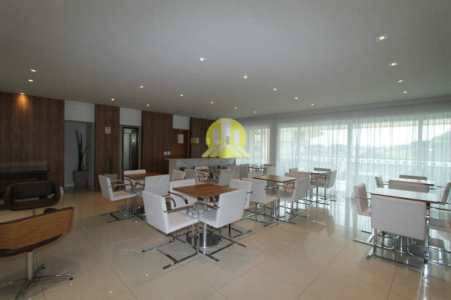 Imagem Sobrado com 4 Quartos à Venda, 369 m² em Butiatuvinha - Curitiba Imagem Sobrado com 4 Quartos à Venda, 369 m² em Butiatuvinha - Curitiba