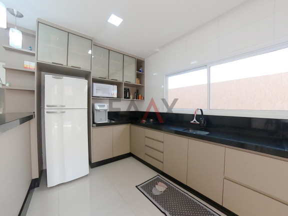 Imagem Casa com 2 Quartos à Venda, 325 m² em Cascavel - Guarapuava