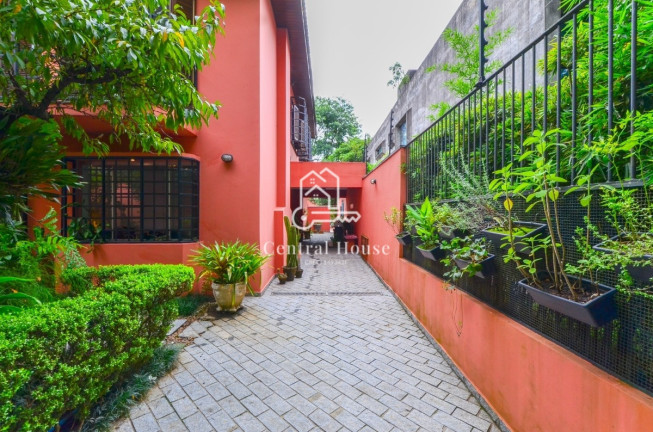 Imagem Sobrado com 4 Quartos à Venda, 386 m² em Jardim Morumbi - São Paulo Imagem Sobrado com 4 Quartos à Venda, 386 m² em Jardim Morumbi - São Paulo