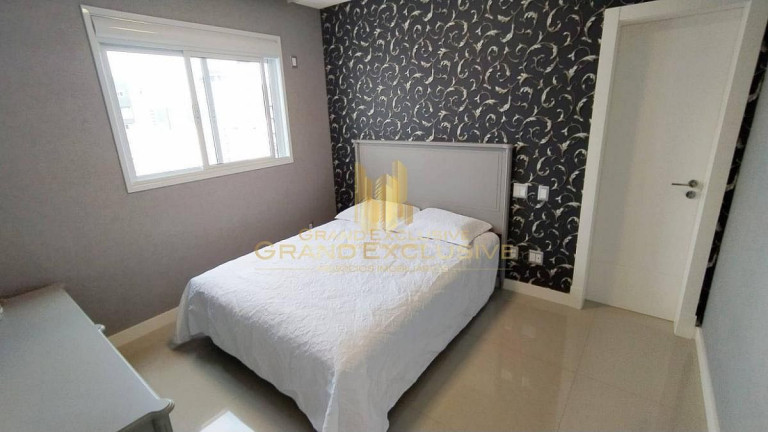Imagem Apartamento com 3 Quartos à Venda, 130 m² em Centro - Balneário Camboriú Imagem Apartamento com 3 Quartos à Venda, 130 m² em Centro - Balneário Camboriú