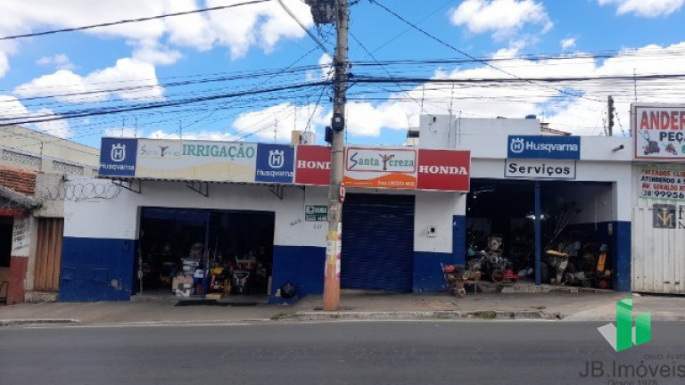 Sala Comercial à Venda, 300 m² em São José - Montes Claros