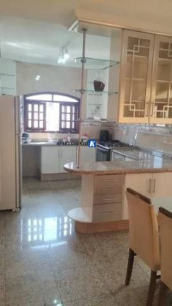 Sobrado com 3 Quartos à Venda, 160 m²