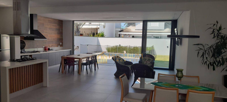 Imagem Sobrado com 4 Quartos à Venda, 250 m² em Costa Nova - Caraguatatuba