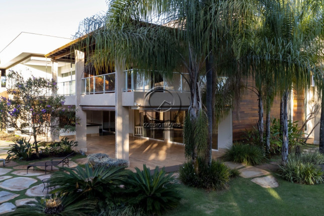 Casa com 4 Quartos à Venda, 1.300 m² em Park Way - Brasília