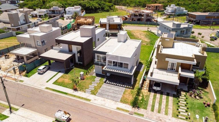 Imagem Casa de Condomínio com 3 Quartos à Venda, 300 m² em Vila Nova - Porto Alegre