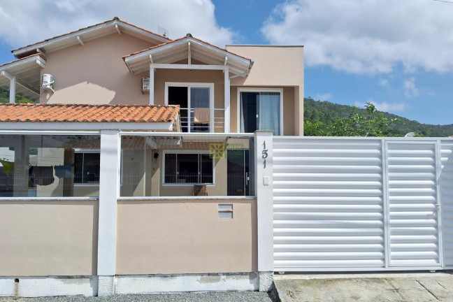 Imagem Casa com 3 Quartos para Alugar ou Temporada, 130 m² em Centro - Porto Belo Imagem Casa com 3 Quartos para Alugar ou Temporada, 130 m² em Centro - Porto Belo