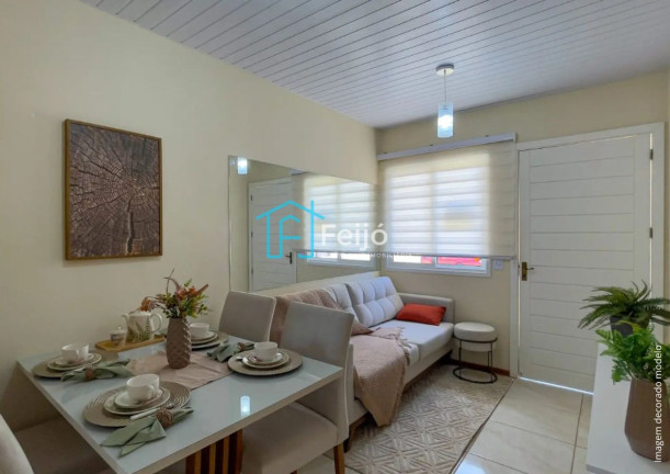Imagem Casa com 2 Quartos à Venda, 45 m² em Hípica - Porto Alegre Imagem Casa com 2 Quartos à Venda, 45 m² em Hípica - Porto Alegre