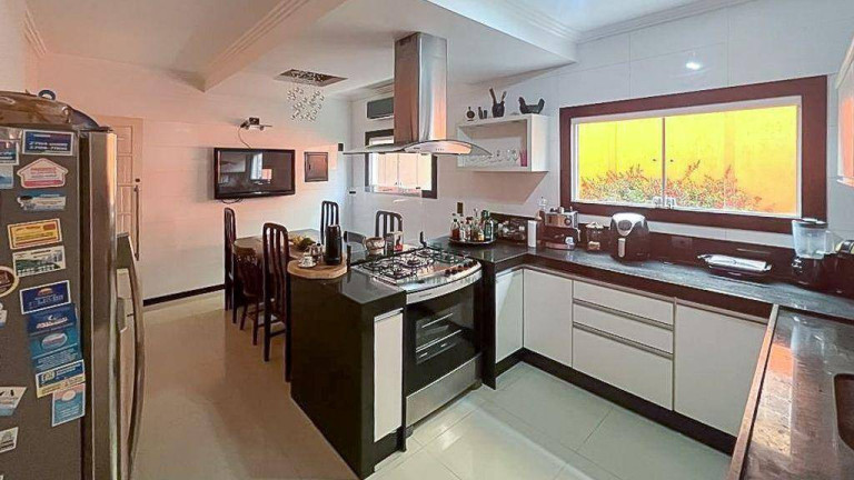 Imagem Casa com 4 Quartos à Venda, 290 m² em Itaipu - Niterói