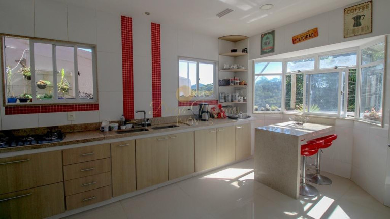 Imagem Casa com 3 Quartos à Venda, 337 m² em Tijuca - Teresópolis Imagem Casa com 3 Quartos à Venda, 337 m² em Tijuca - Teresópolis
