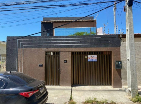 Casa com 3 Quartos à Venda, 170 m² em Farolândia - Aracaju
