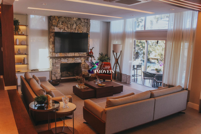Imagem Casa com 6 Quartos à Venda, 568 m² em Centro - Canela