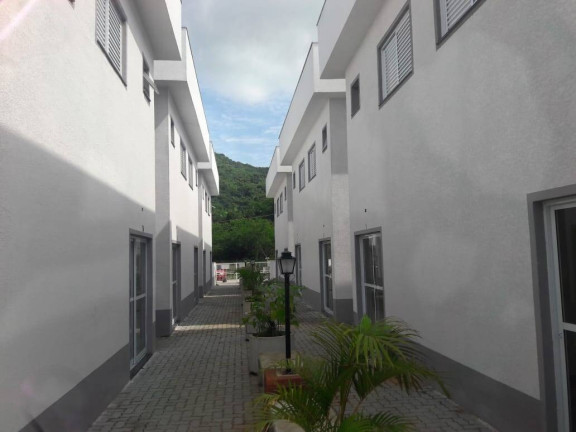 Sobrado com 2 Quartos à Venda, 98 m² em Tabatinga - Caraguatatuba