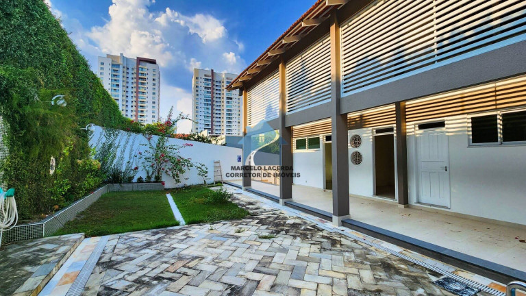 Casa com 4 Quartos à Venda, 440 m² em Manaus