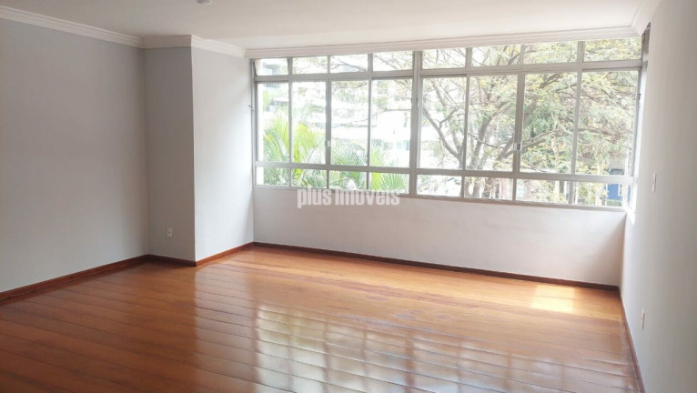 Apartamento com 3 Quartos para Alugar, 135 m² em Cerqueira César - São Paulo