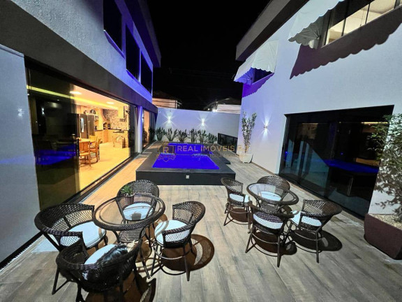 Imagem Casa com 6 Quartos à Venda, 600 m² em Itaipu - Niterói Imagem Casa com 6 Quartos à Venda, 600 m² em Itaipu - Niterói