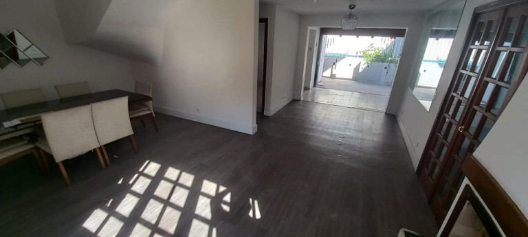 Imagem Imóvel com 3 Quartos à Venda, 150 m² Imagem Imóvel com 3 Quartos à Venda, 150 m²