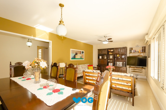 Imagem Casa com 3 Quartos à Venda, 230 m² em Petrópolis - Porto Alegre