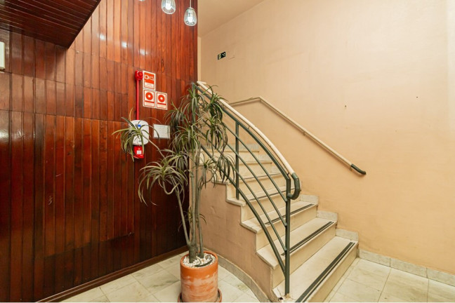 Imagem Imóvel com 2 Quartos à Venda, em Auxiliadora - Porto Alegre Imagem Imóvel com 2 Quartos à Venda, em Auxiliadora - Porto Alegre