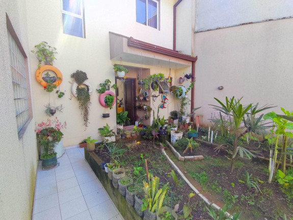 Imagem Casa com 4 Quartos à Venda, 235 m² em Portão - Curitiba