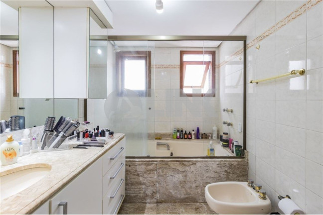 Imagem Apartamento com 3 Quartos à Venda, 167 m² em Bela Vista - Porto Alegre Imagem Apartamento com 3 Quartos à Venda, 167 m² em Bela Vista - Porto Alegre